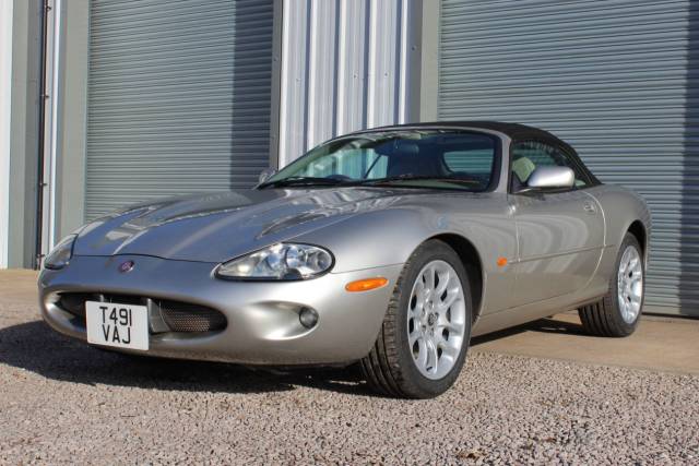 1999 Jaguar Xkr 4.0 V8 Supercharged (370 bhp)