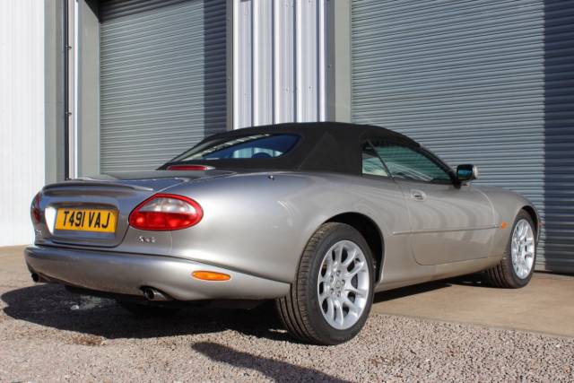 1999 Jaguar Xkr 4.0 V8 Supercharged (370 bhp)