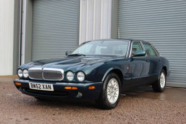 2002 Jaguar XJ8 3.2 V8 Executive (X308)