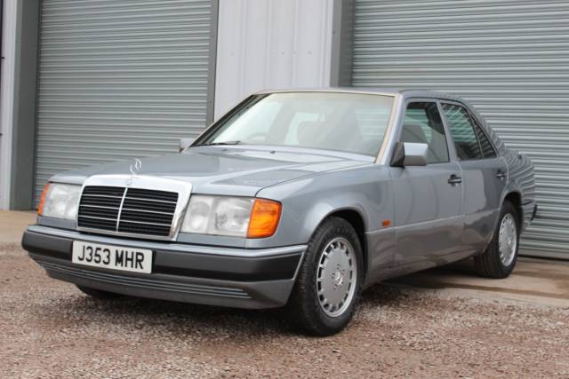 1991 Mercedes-Benz 260 E2.6 Saloon