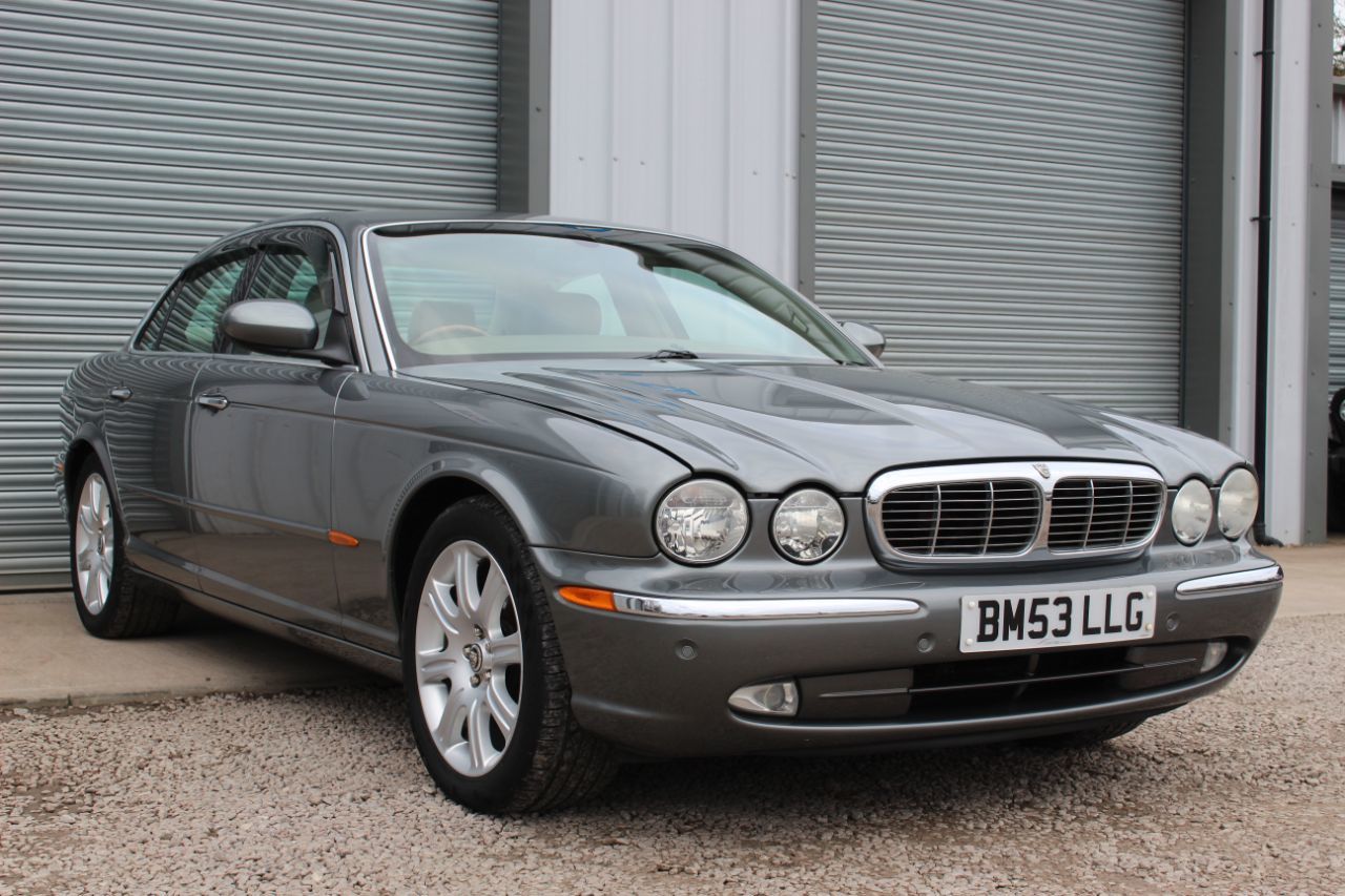 2003 Jaguar V8 Xj Series
