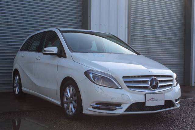 Mercedes-Benz B 180 1.6i Blue Efficiency 5 Door Hatchback Petrol White
