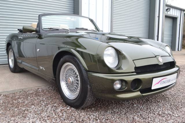 MG RV8 4.0 Convertible Convertible Petrol Green