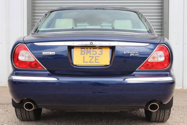 2003 Jaguar XJ8 4.2 Super V8 Vanden Plas