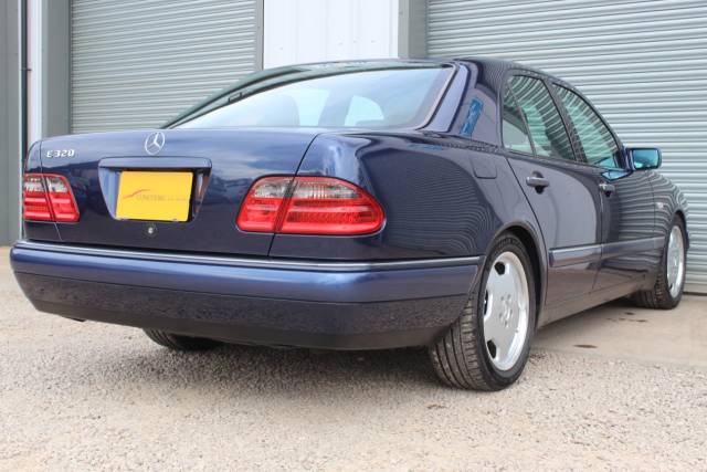 1996 Mercedes-Benz E 320 3.2 Elegance Saloon